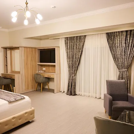 Famissi 5 Aparthotel