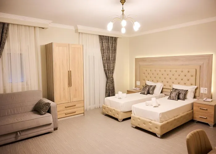 Famissi 5 Aparthotel 4*