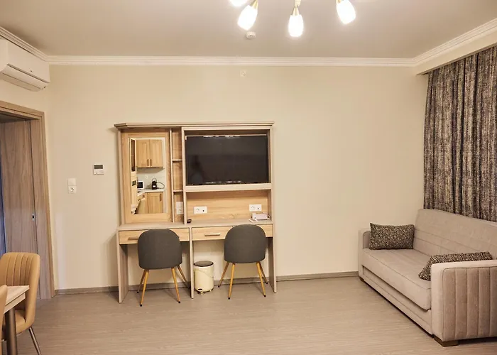 Aparthotel Famissi 5 4*