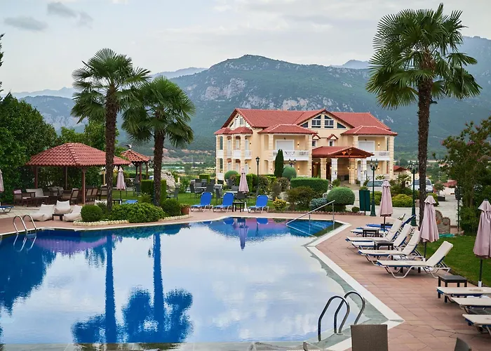 Famissi 5 Aparthotel 4*