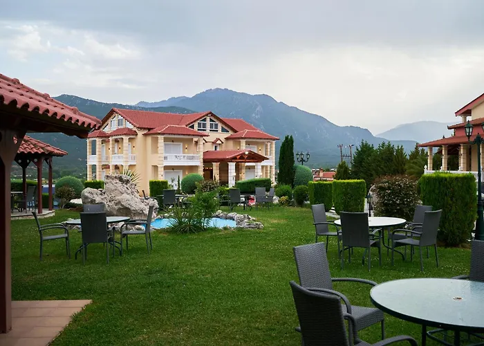 Aparthotel Famissi 5