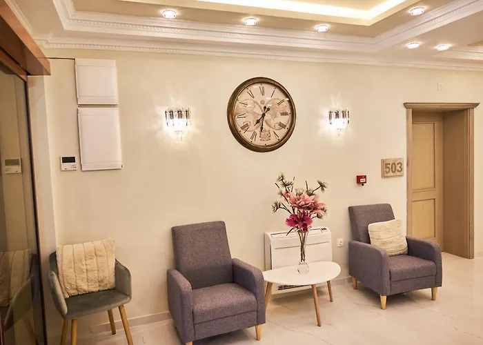 Famissi 5 Aparthotel 4*